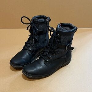 UGG Black leather Lace-Up Boots